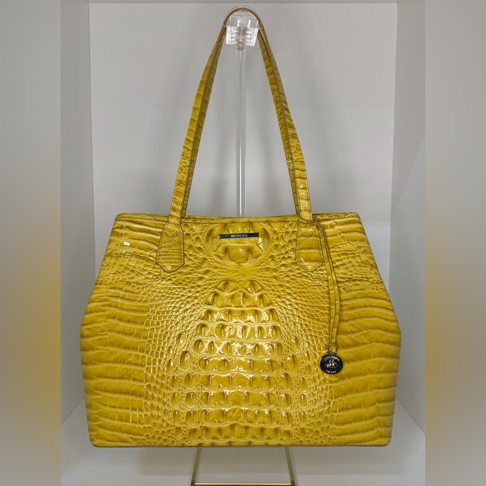 BRAHMIN NWOT Medium Julian in Saffron - A RARE treat to find